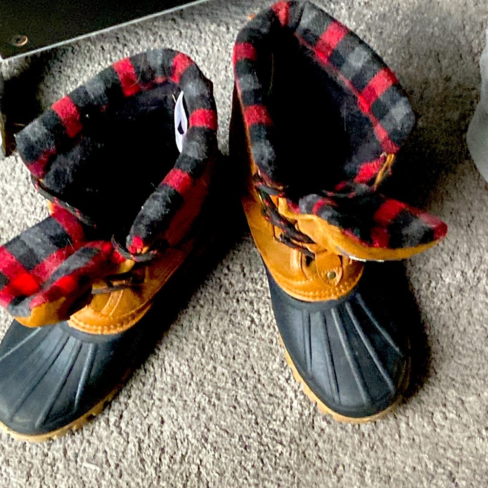 Storm by Cougar all weather winter boots size 9 women’s